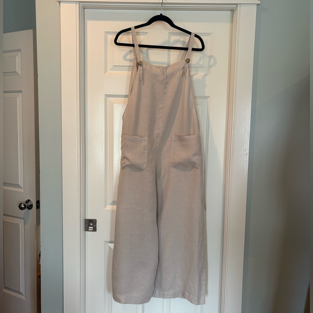 Isabel linen romper
Velvet by Graham & Spencer